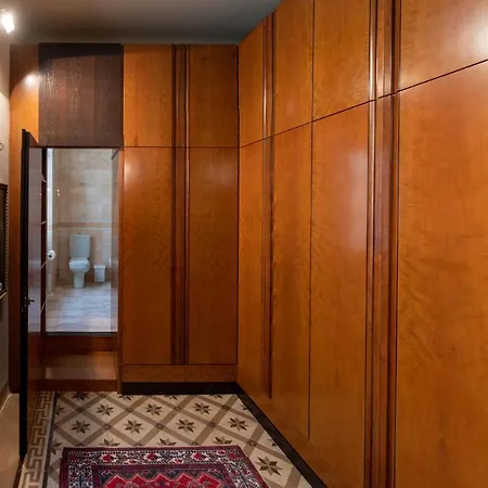 Dimora Leone Apartment *