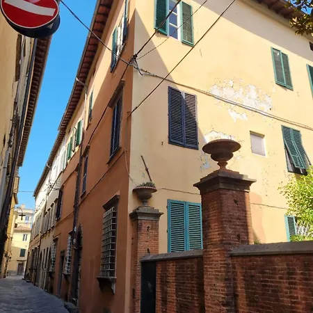 Dimora Leone Apartment Lucca