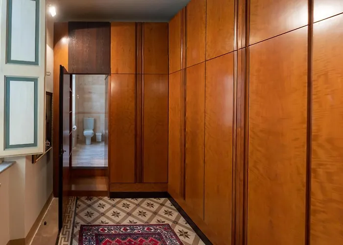 Dimora Leone Apartment *